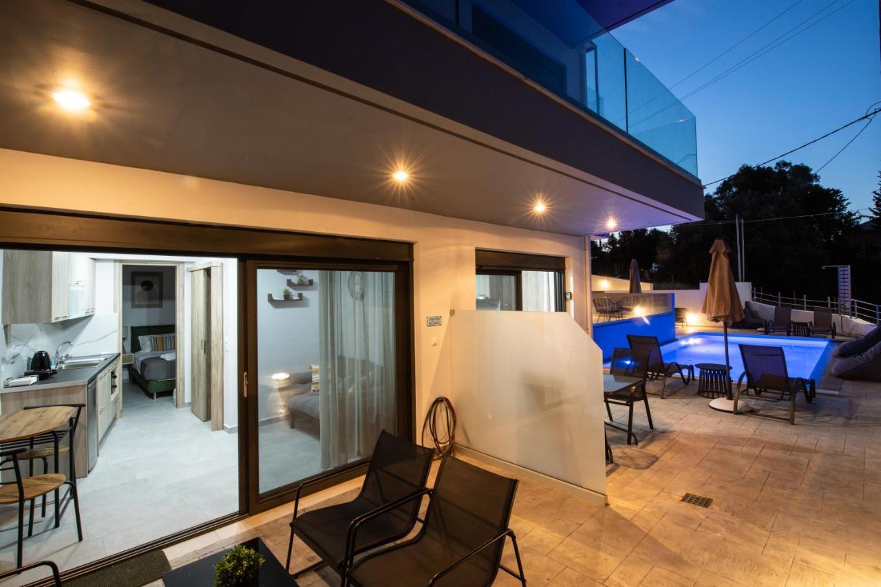 Angelica'S And Irene'S Design Apartments Swimming Pool Nikiana Exterior photo